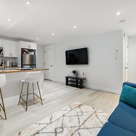 Beautiful 1 Bedroom Apartment - Private Entrance Монктън Екстериор снимка